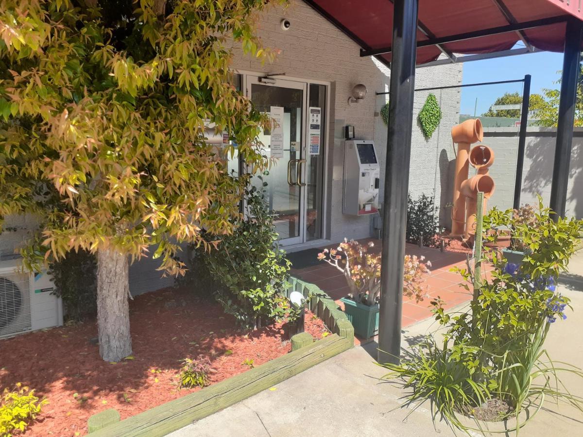 Crest Motor Inn Queanbeyan Buitenkant foto
