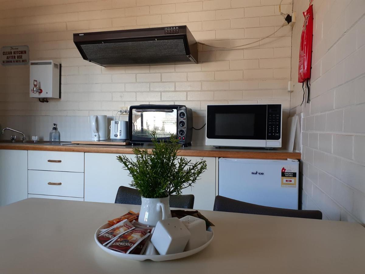 Crest Motor Inn Queanbeyan Buitenkant foto
