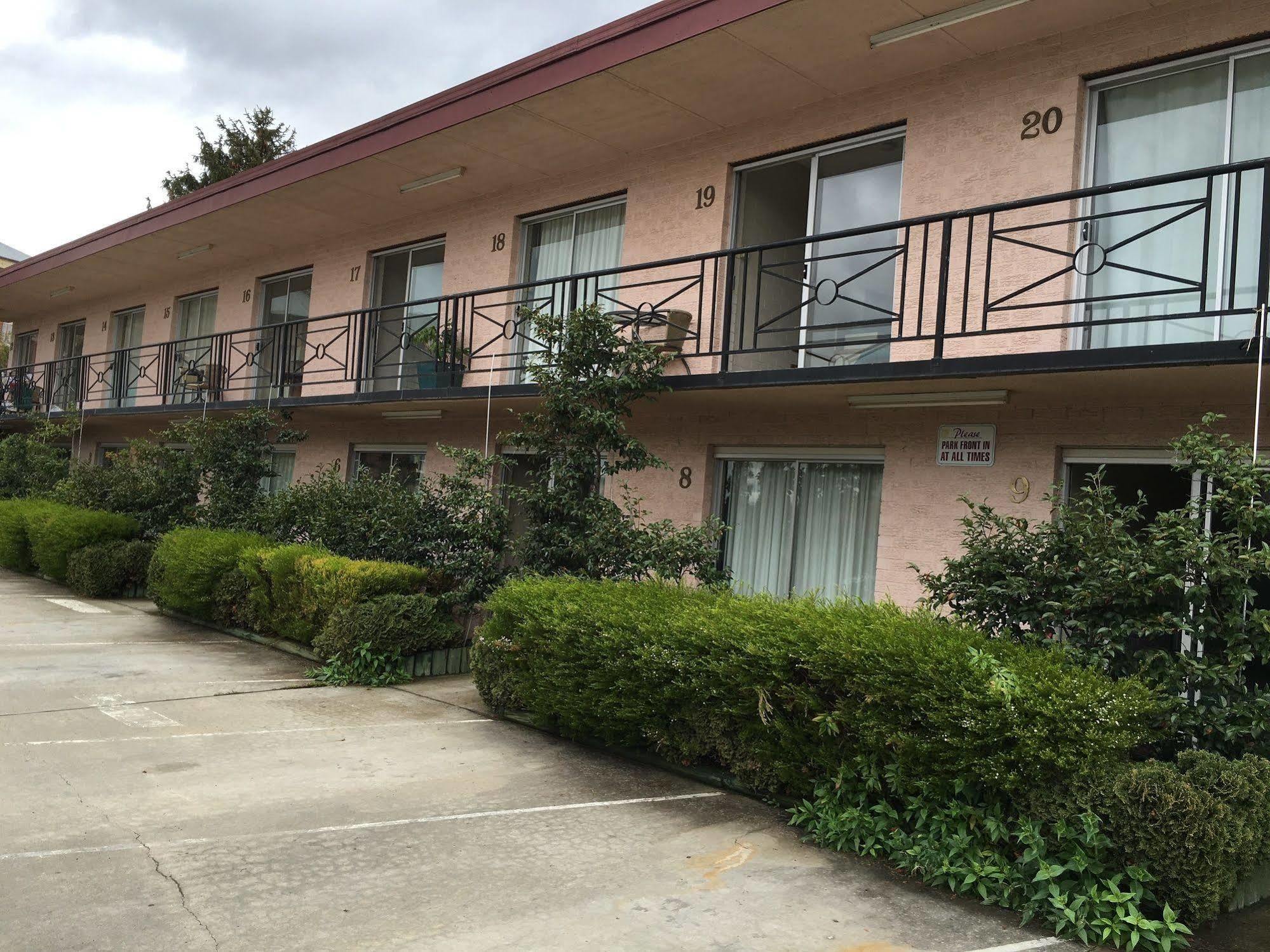 Crest Motor Inn Queanbeyan Buitenkant foto