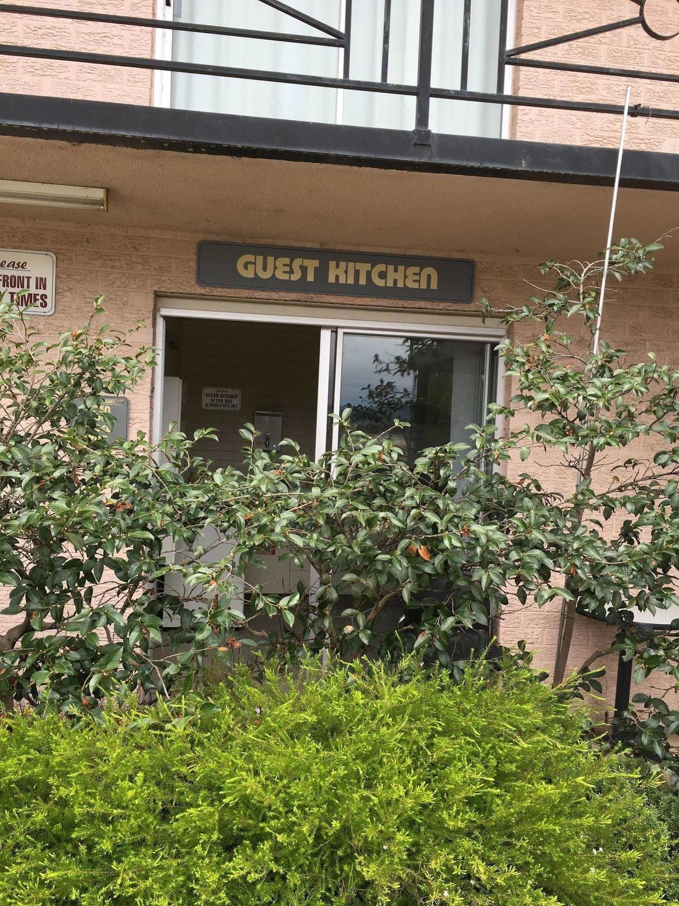 Crest Motor Inn Queanbeyan Buitenkant foto