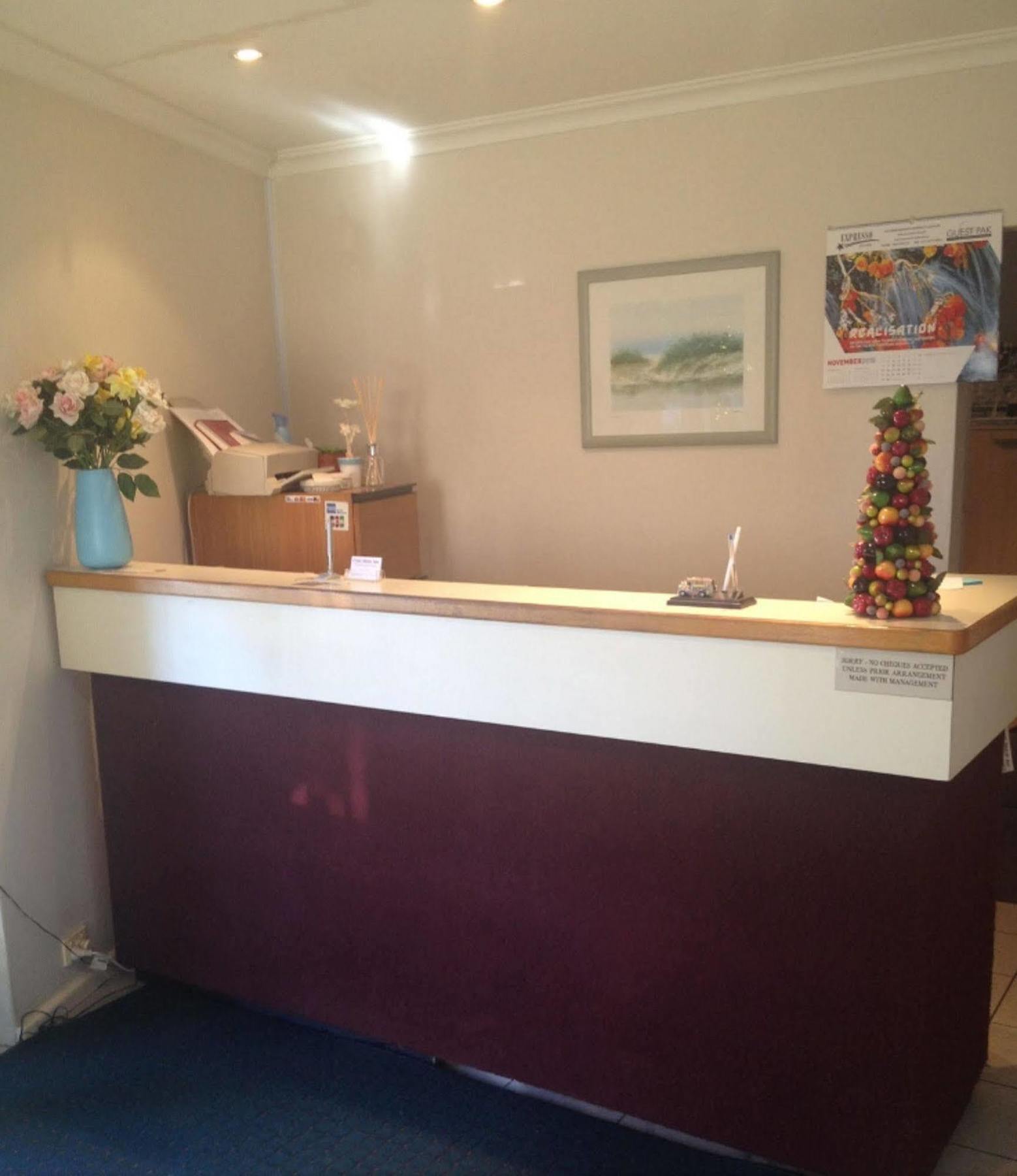 Crest Motor Inn Queanbeyan Buitenkant foto