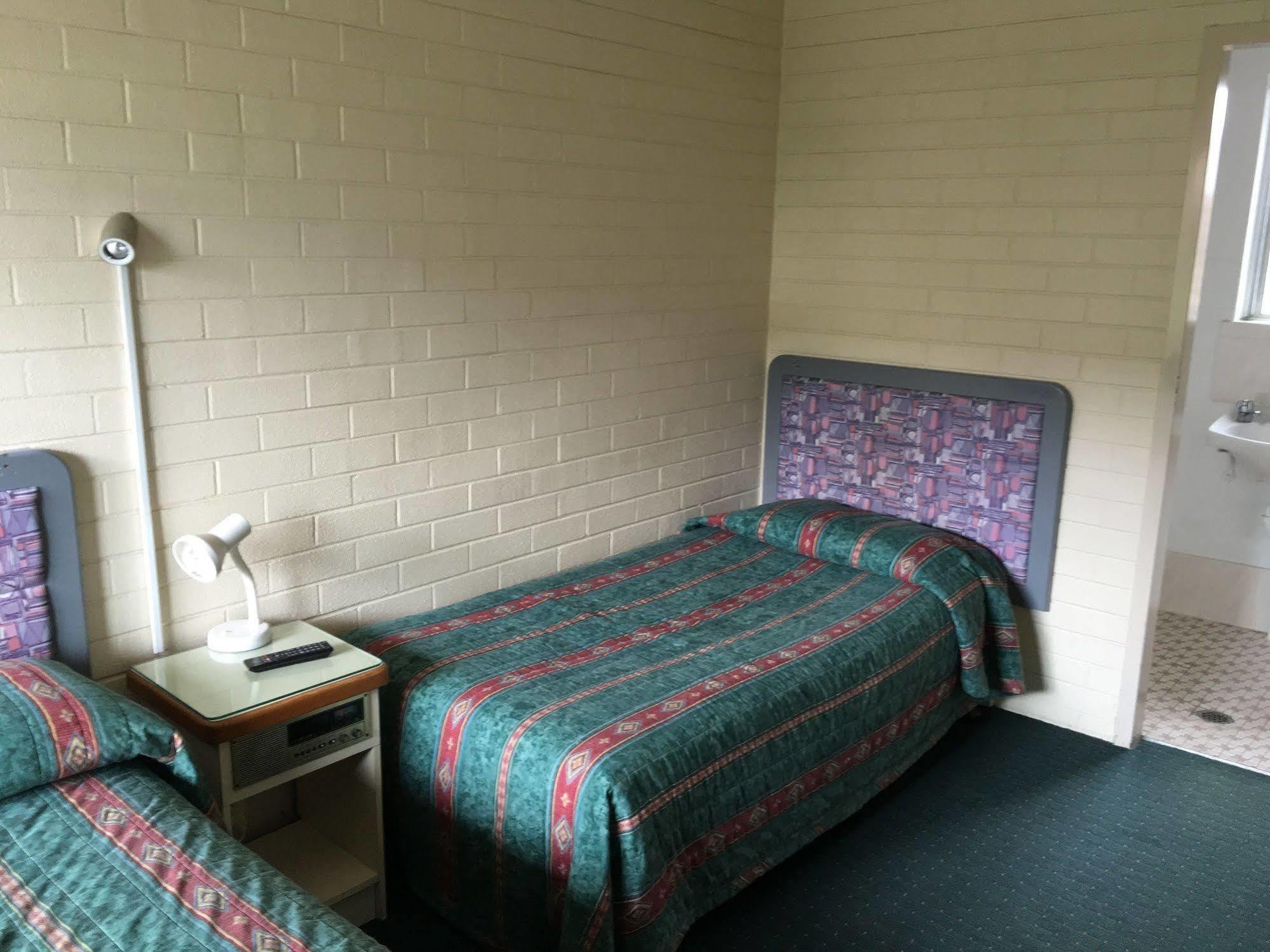 Crest Motor Inn Queanbeyan Buitenkant foto